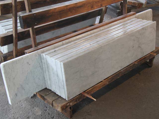 Blanks for window sills, polished. Bianco Carrara marble, stone manufacturer of Italy.  =>Following