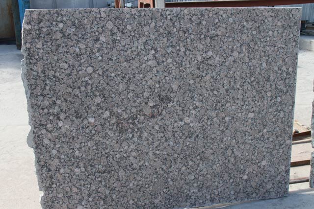 Thermoprocessed slabs a granite Baltik Brown.  =>Following