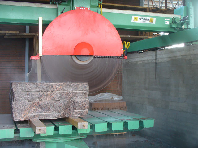 The machine tool disk for sawing of a granite  =>Following
