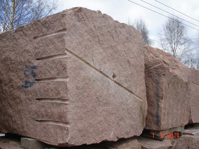 At the end of April 2014 Zheltau-1 granite blocks arrived from Kazakhstan