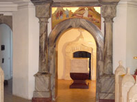 Мраморные колонныпридела Ангелов Воскресенского скита Валаамского мужского монастыря