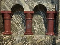 Колоннки из коргонского порфира нижних частей киотов в храме Спаса на Крови.  Санкт-Петербург.