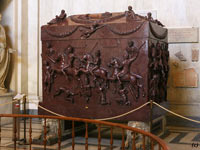 Саркофаг Святой Елены. Порфир.  (около 340 года нашей эры.) Музей Пия-Клементино в Ватикане.