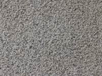 Серый гранит Куру Грей с бучардированной поверхностью.